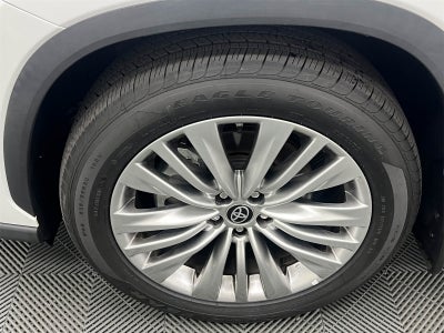 2023 Toyota Highlander Platinum