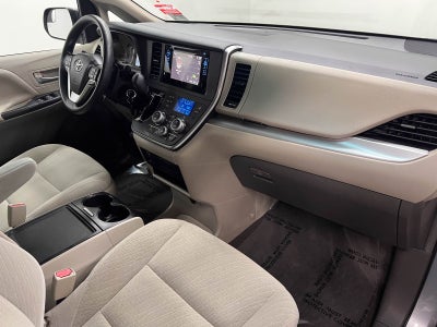 2015 Toyota Sienna LE 8 Passenger