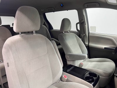 2015 Toyota Sienna LE 8 Passenger