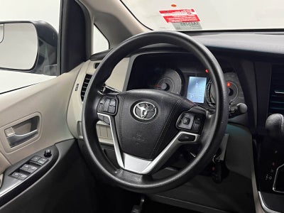 2015 Toyota Sienna LE 8 Passenger
