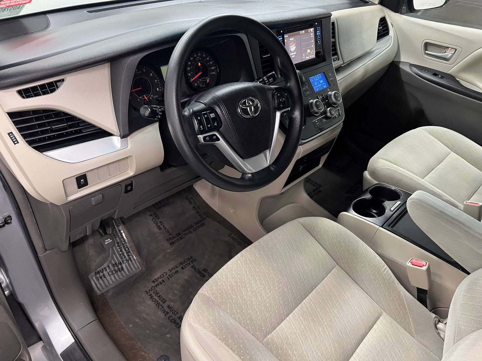 2015 Toyota Sienna LE 8 Passenger