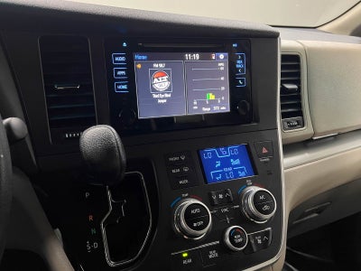 2015 Toyota Sienna LE 8 Passenger