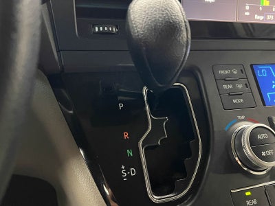 2015 Toyota Sienna LE 8 Passenger