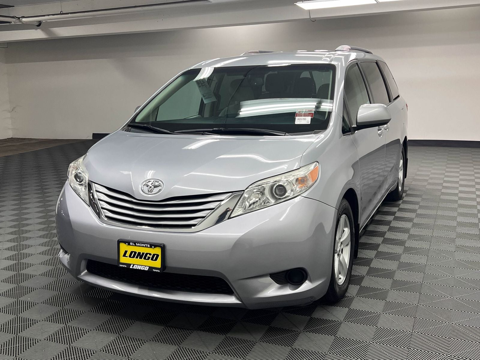 2015 Toyota Sienna LE 8 Passenger