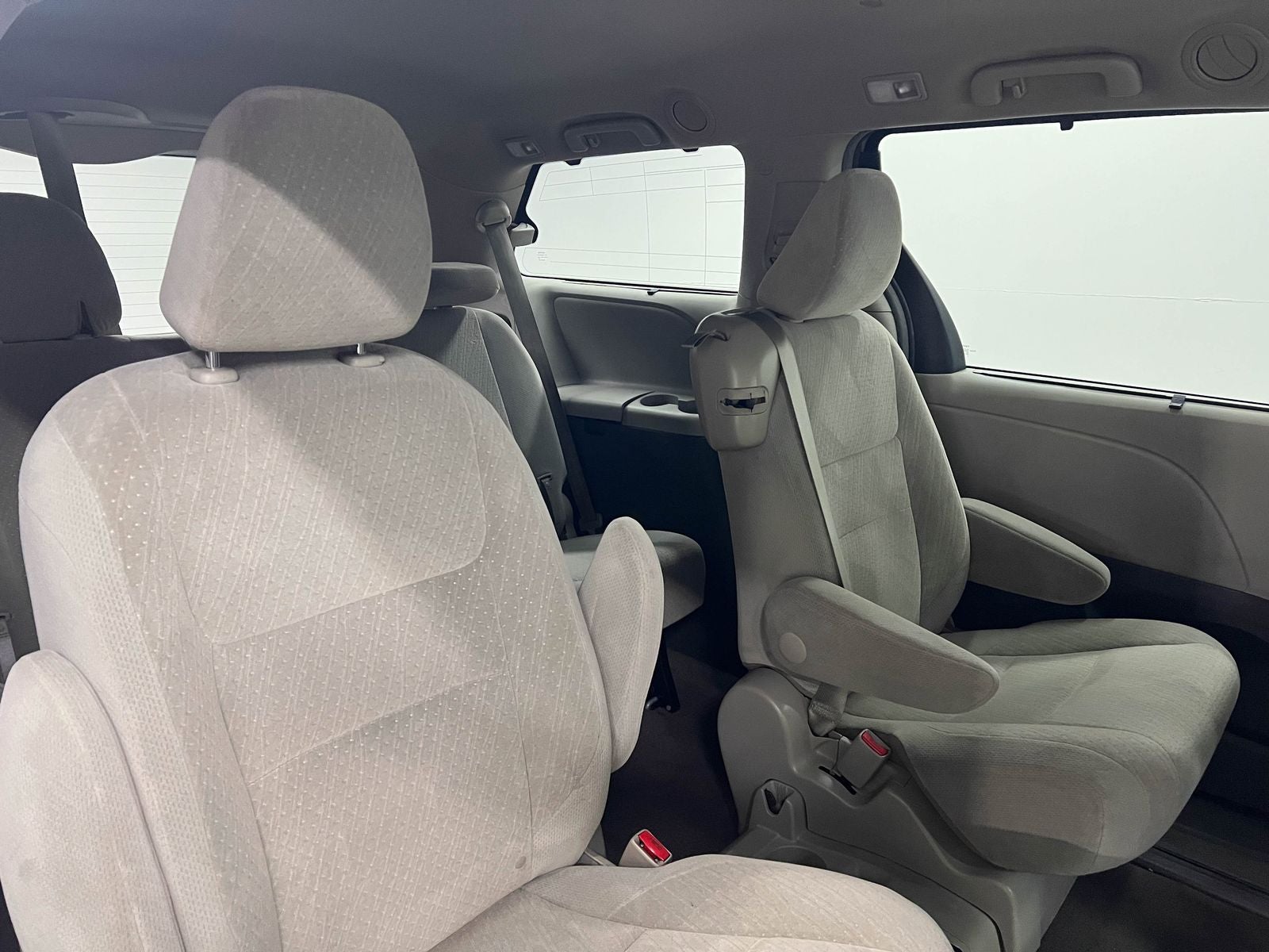 2015 Toyota Sienna LE 8 Passenger