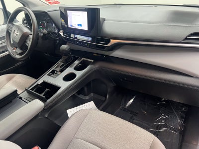 2026 Toyota Sienna LE 8 Passenger