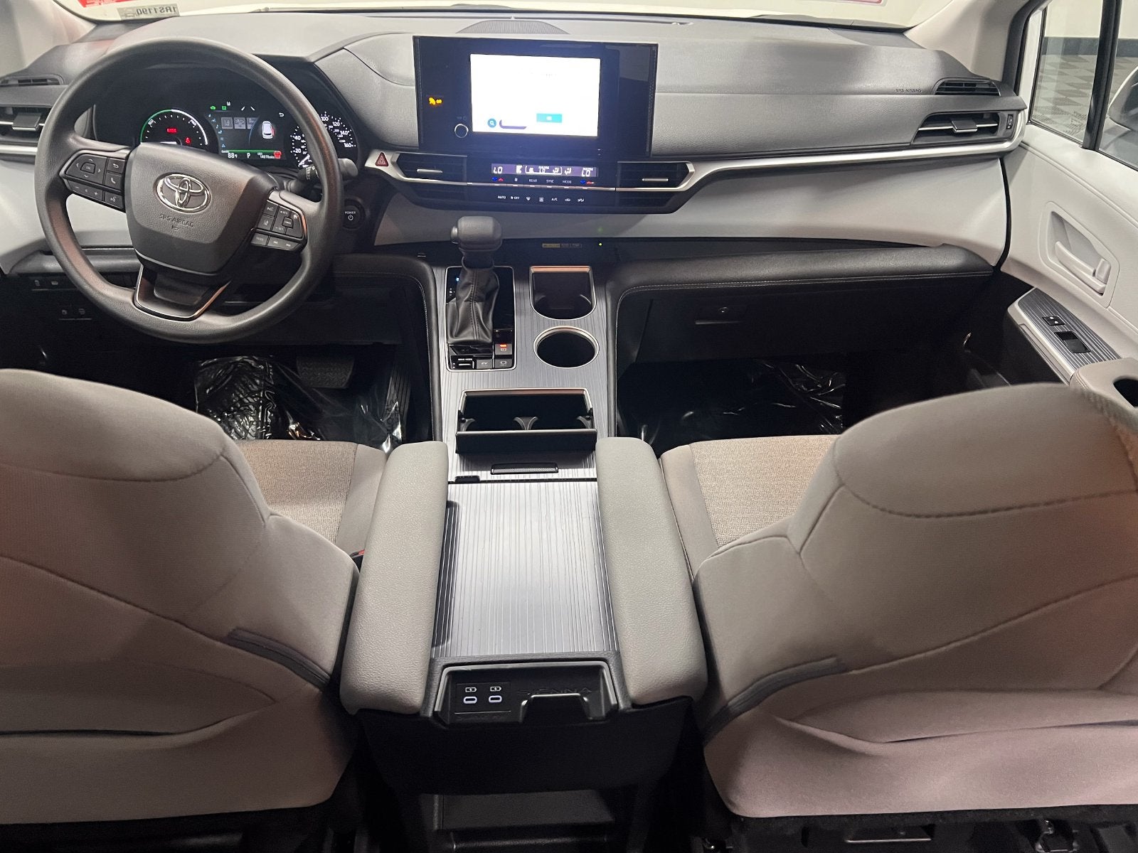 2026 Toyota Sienna LE 8 Passenger