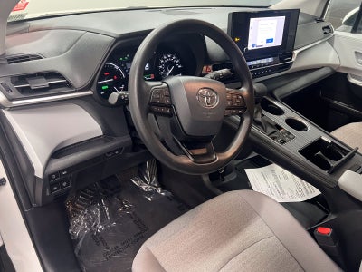 2026 Toyota Sienna LE 8 Passenger
