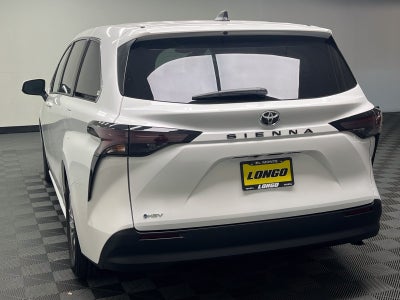 2026 Toyota Sienna LE 8 Passenger