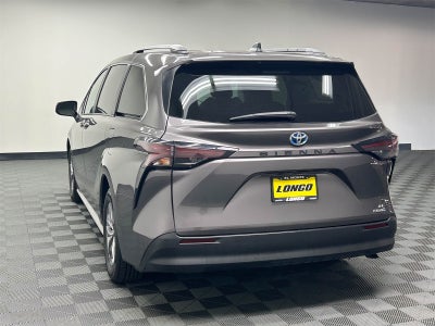 2024 Toyota Sienna LE 8 Passenger