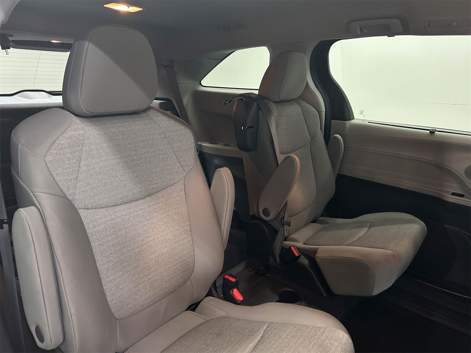 2024 Toyota Sienna LE 8 Passenger