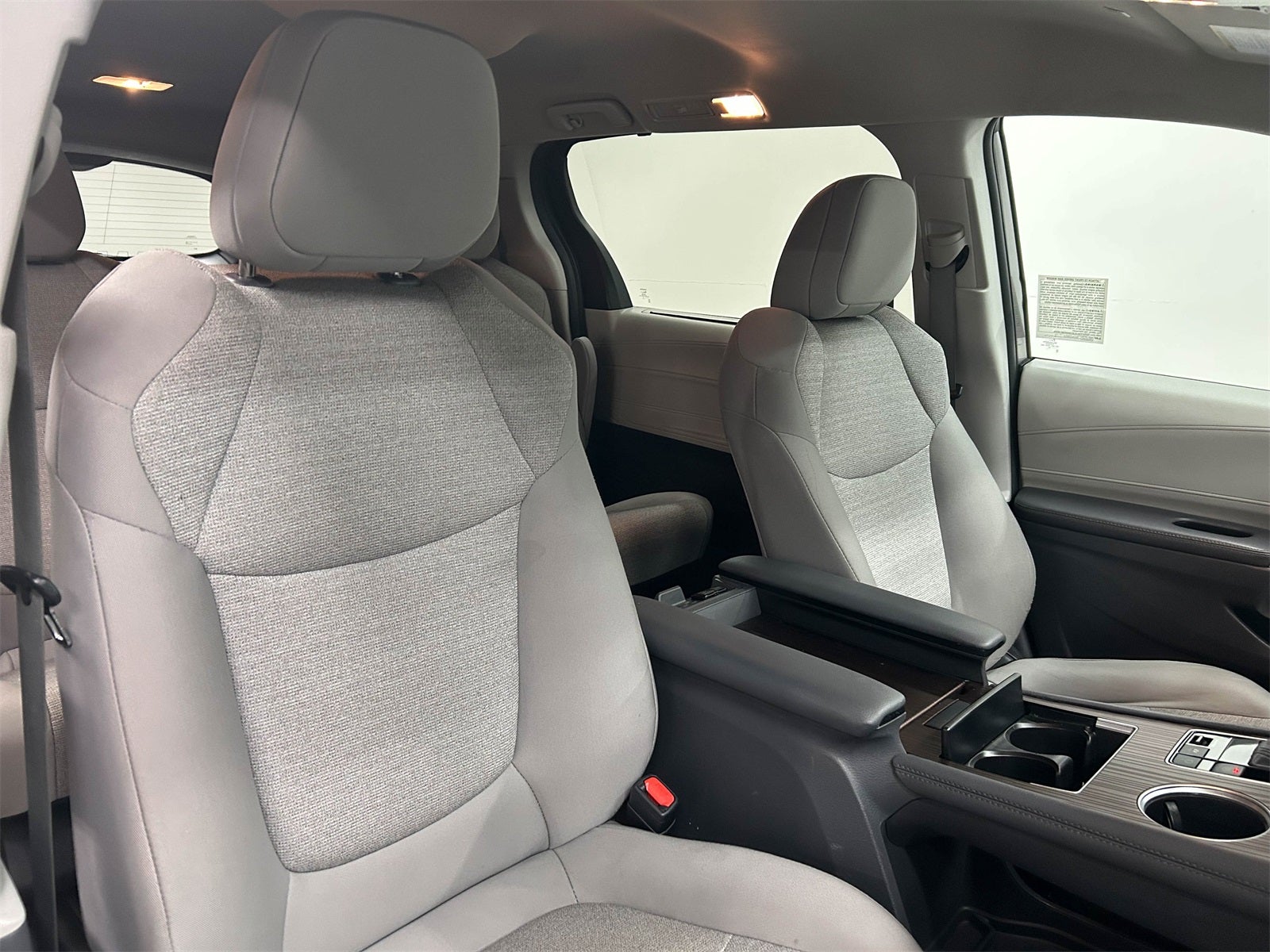 2024 Toyota Sienna LE 8 Passenger