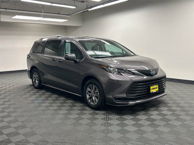 2024 Toyota Sienna LE 8 Passenger
