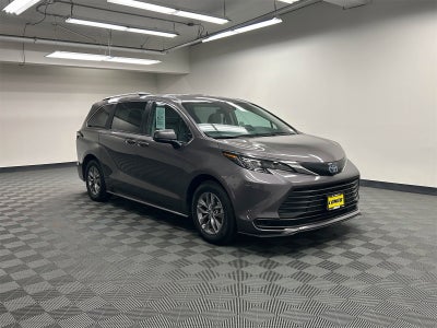 2024 Toyota Sienna LE 8 Passenger