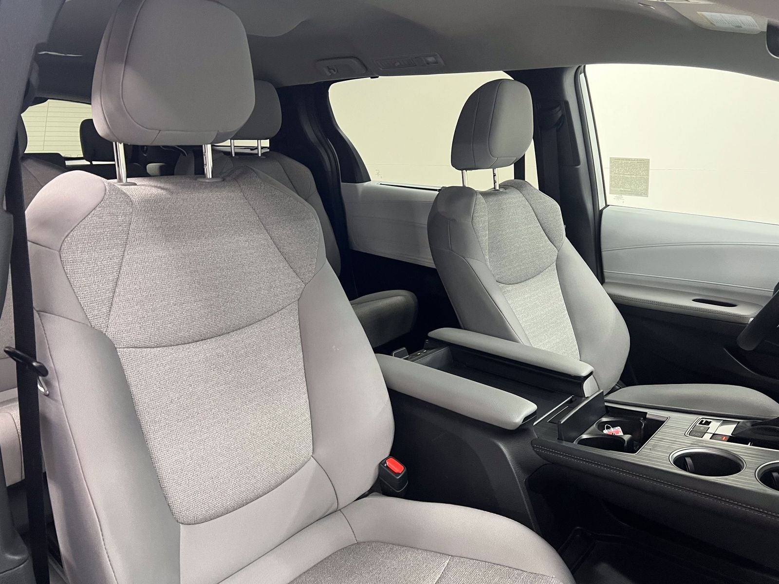 2026 Toyota Sienna LE 8 Passenger
