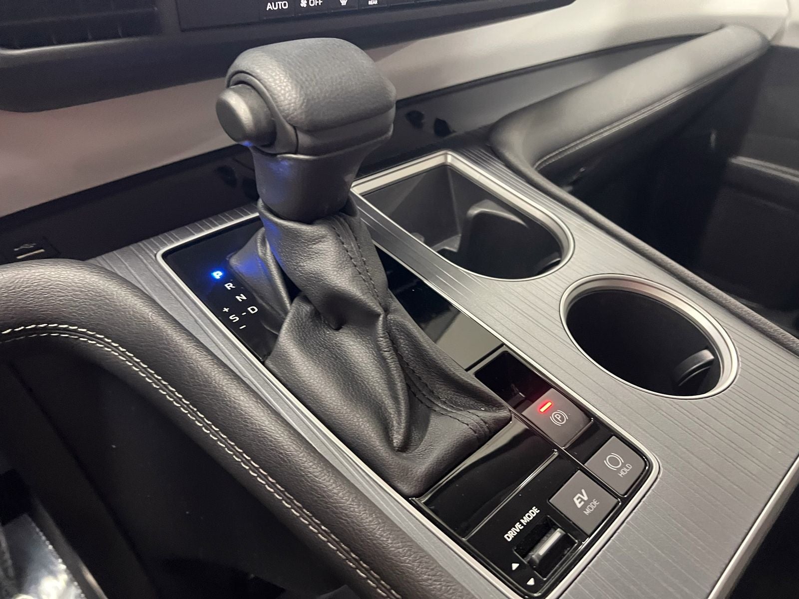 2026 Toyota Sienna LE 8 Passenger