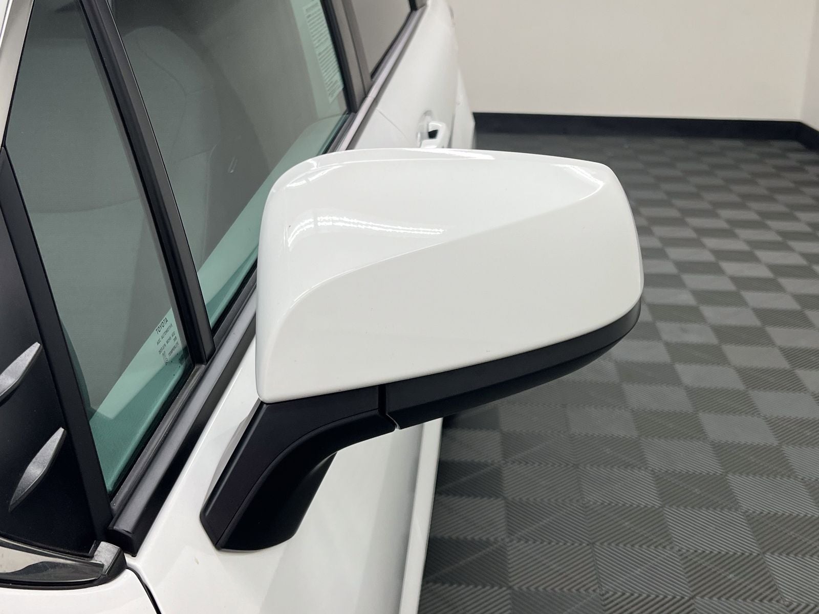 2026 Toyota Sienna LE 8 Passenger