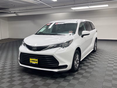 2026 Toyota Sienna LE 8 Passenger