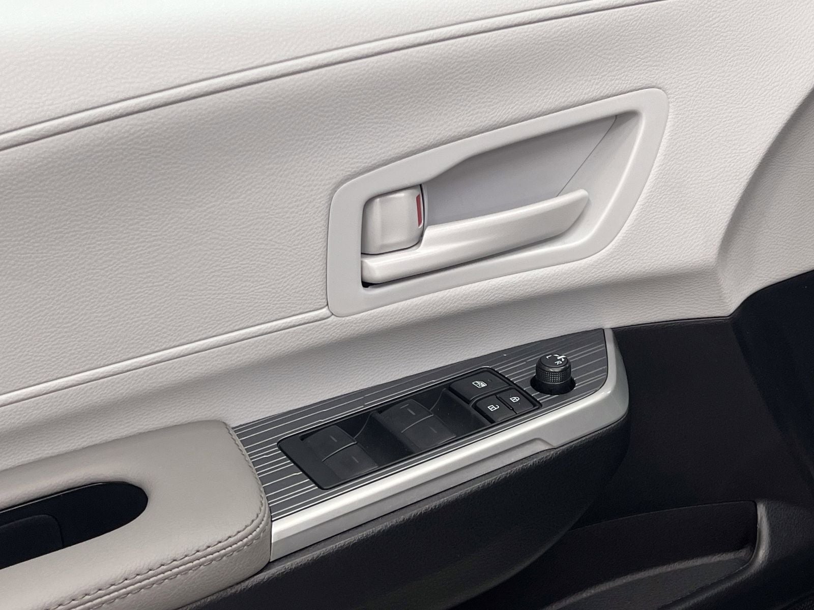 2026 Toyota Sienna LE 8 Passenger