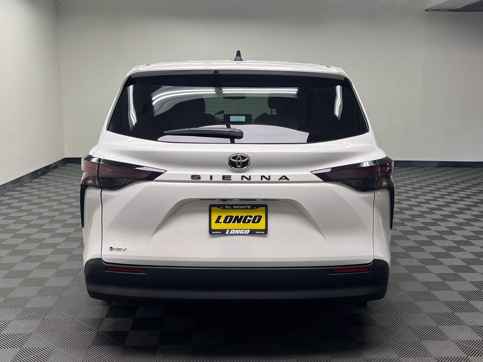 2026 Toyota Sienna LE 8 Passenger