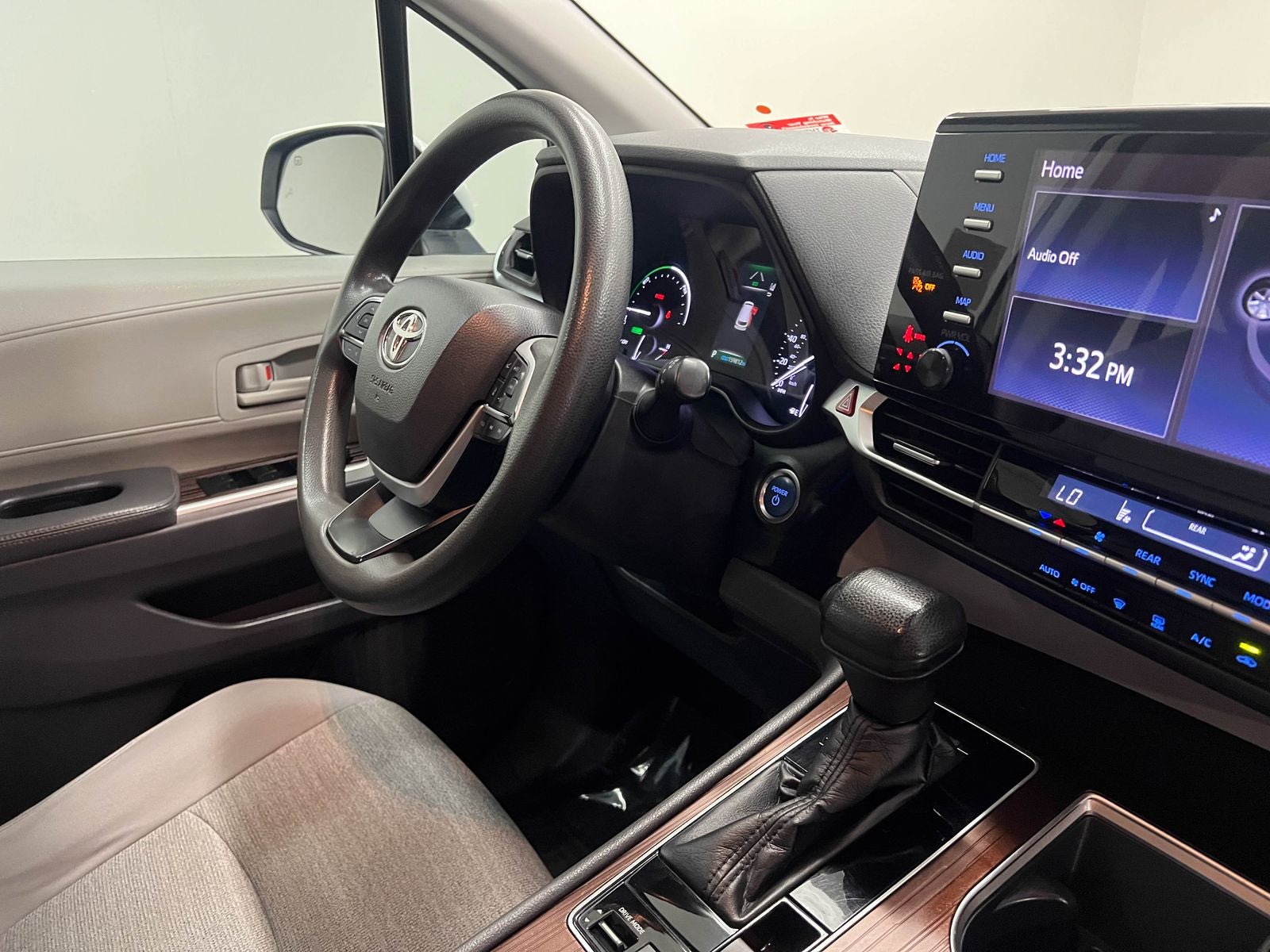 2021 Toyota Sienna LE 8 Passenger