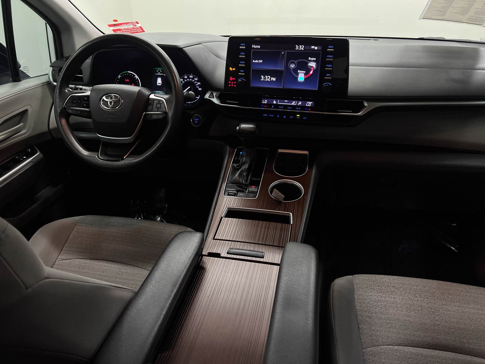 2021 Toyota Sienna LE 8 Passenger