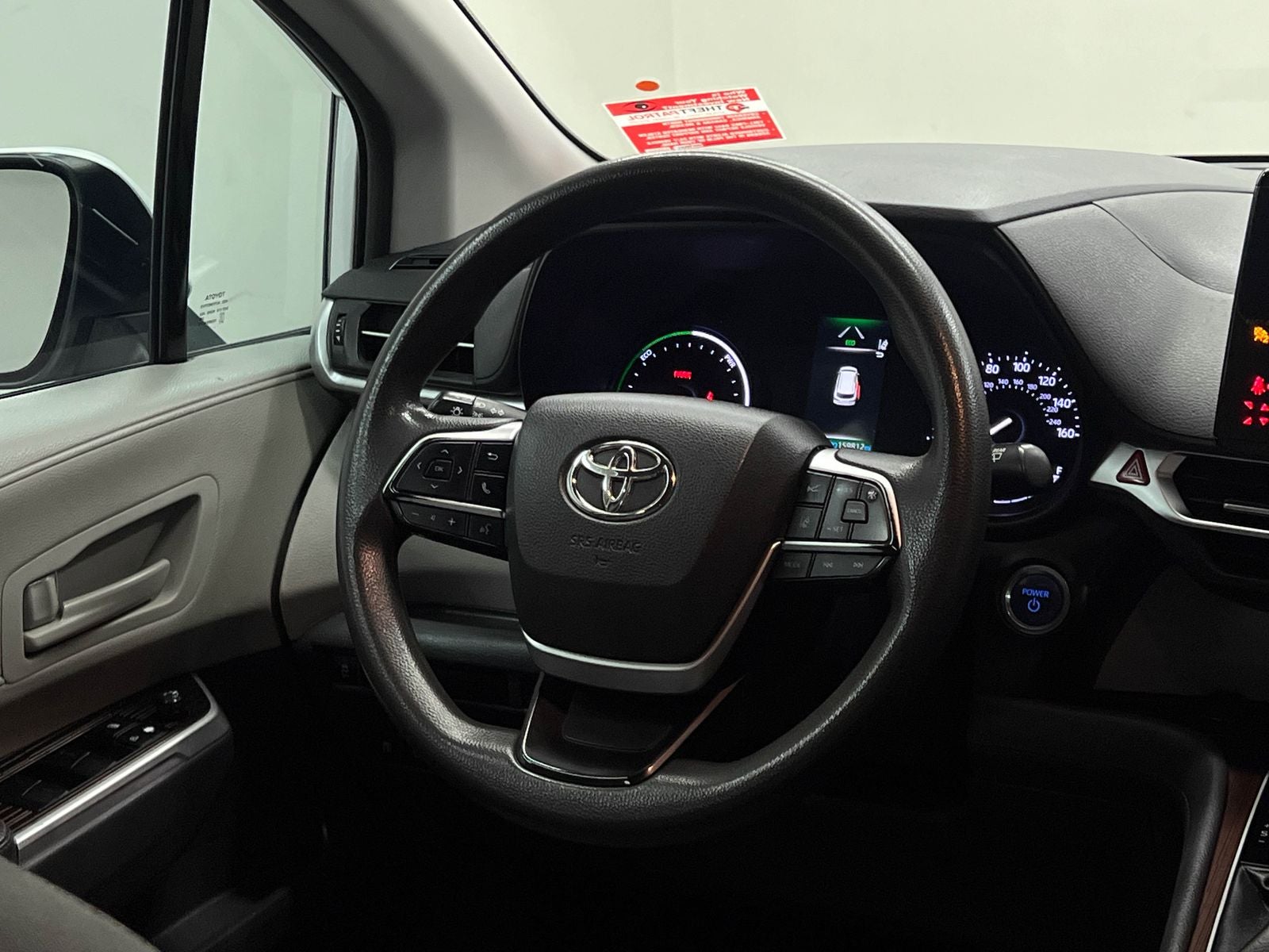 2021 Toyota Sienna LE 8 Passenger
