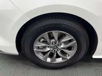 2021 Toyota Sienna LE 8 Passenger