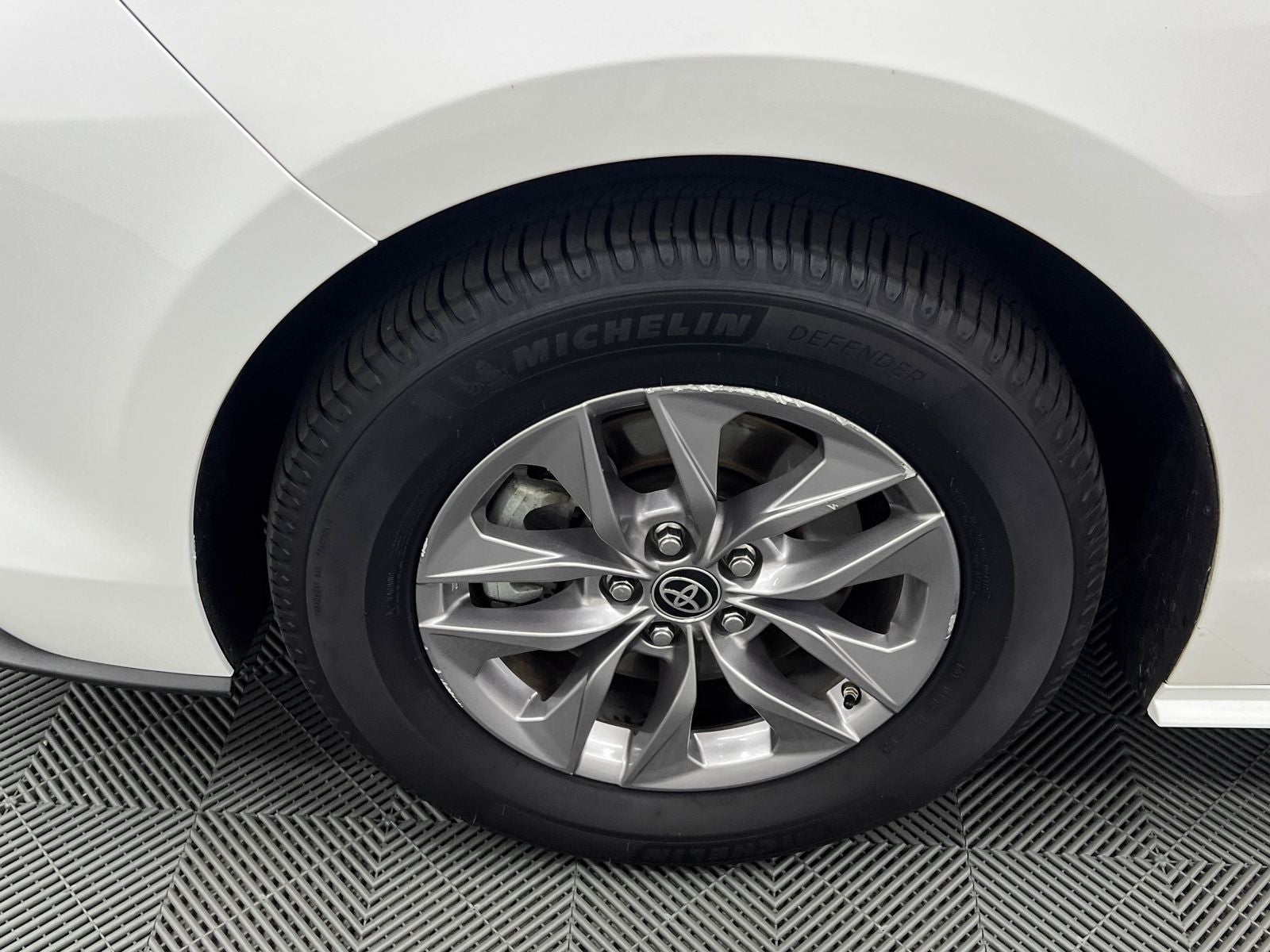 2021 Toyota Sienna LE 8 Passenger