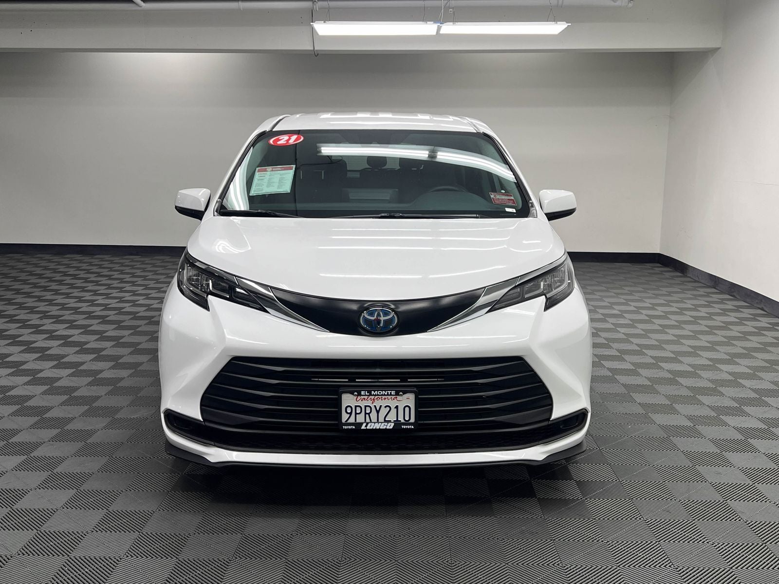 2021 Toyota Sienna LE 8 Passenger