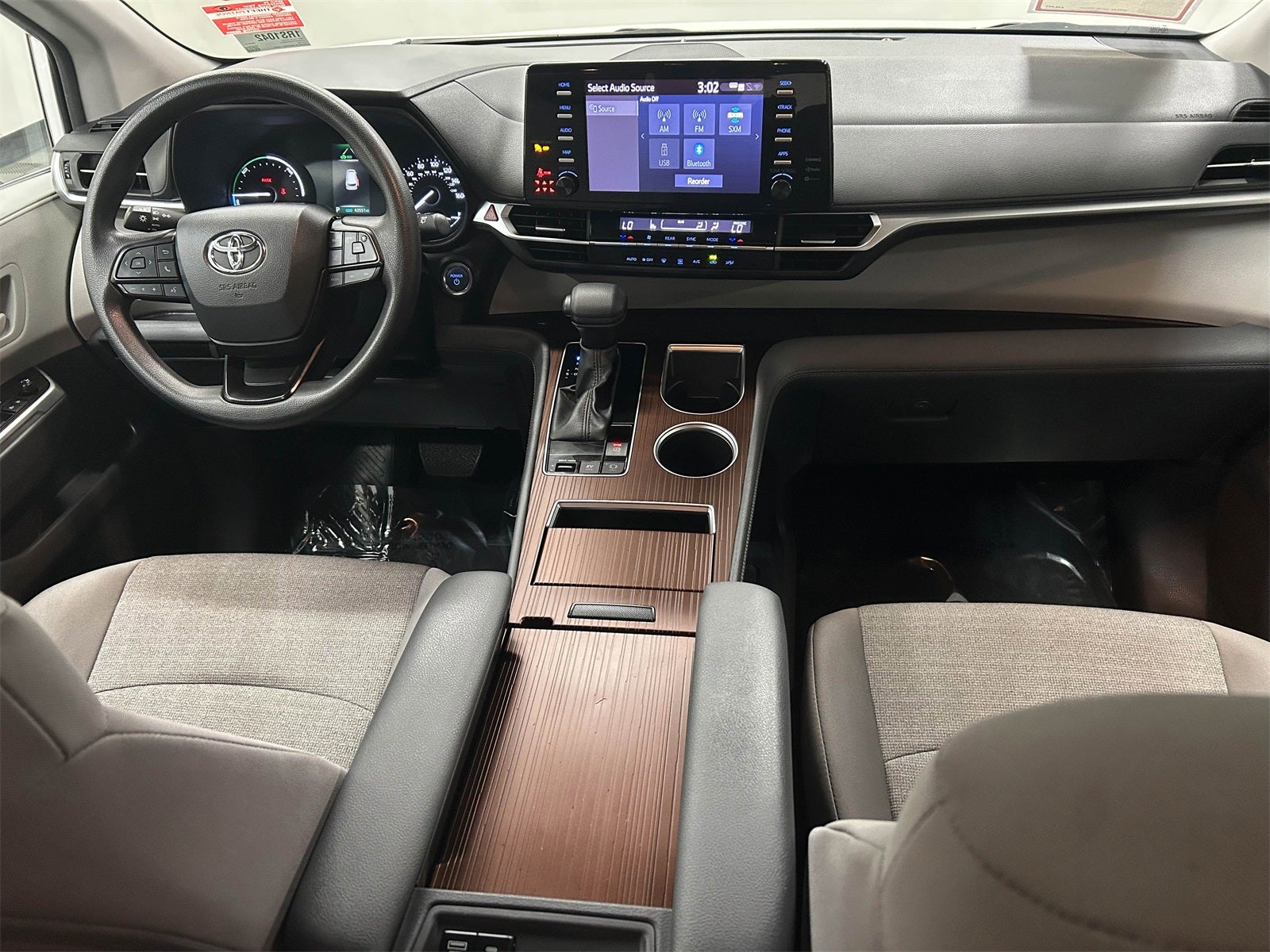 2024 Toyota Sienna LE 8 Passenger