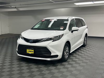 2024 Toyota Sienna LE 8 Passenger