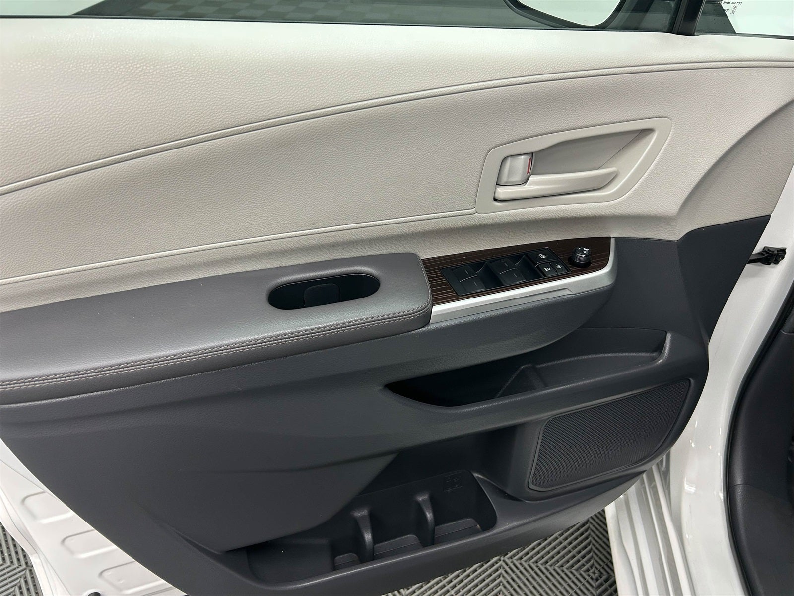 2024 Toyota Sienna LE 8 Passenger