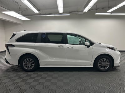 2024 Toyota Sienna LE 8 Passenger