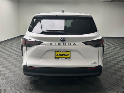 2024 Toyota Sienna LE 8 Passenger