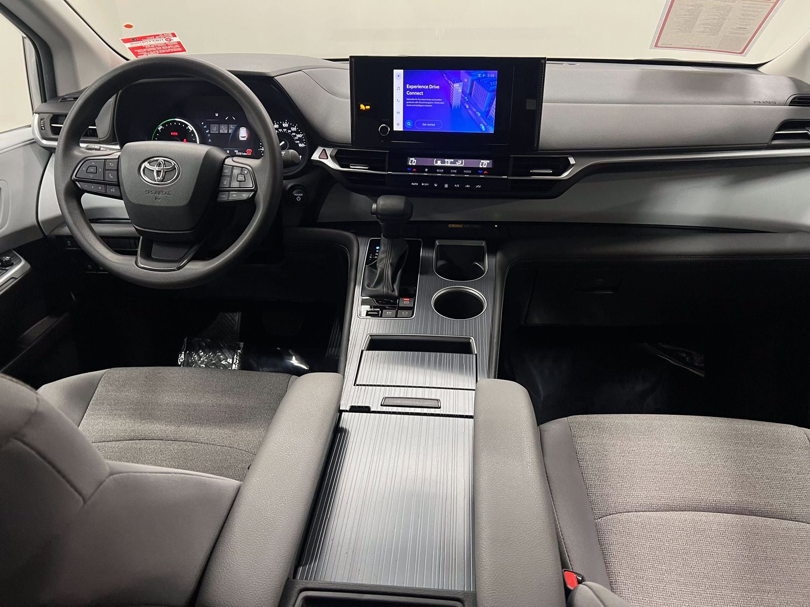 2025 Toyota Sienna LE 8 Passenger