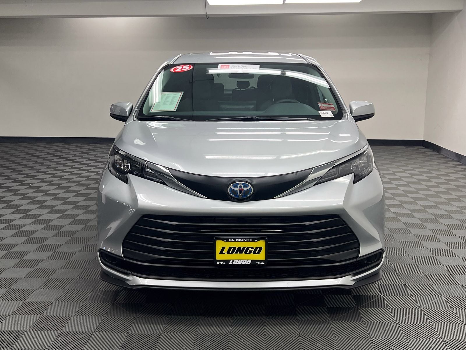 2025 Toyota Sienna LE 8 Passenger