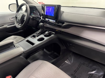 2025 Toyota Sienna LE 8 Passenger