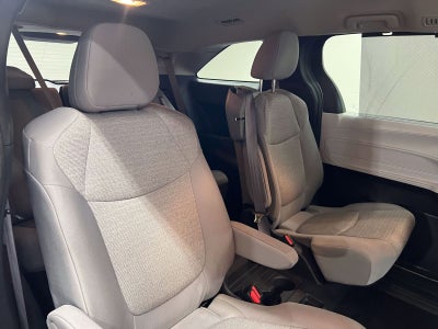 2025 Toyota Sienna LE 8 Passenger