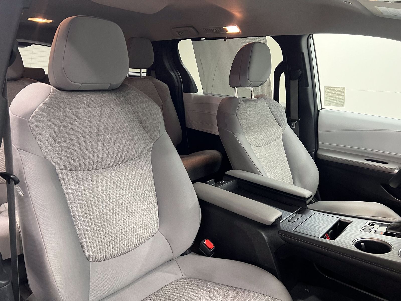 2025 Toyota Sienna LE 8 Passenger