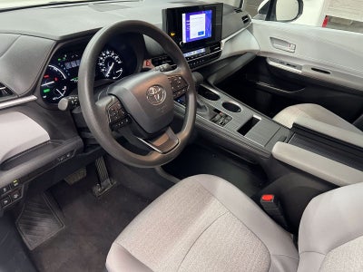 2025 Toyota Sienna LE 8 Passenger