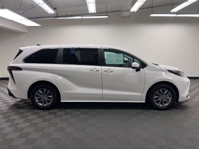 2025 Toyota Sienna LE 8 Passenger