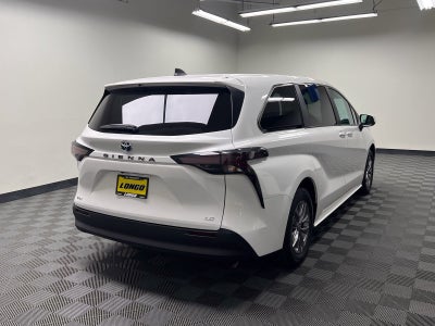 2025 Toyota Sienna LE 8 Passenger