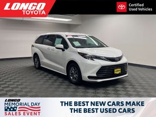 2025 Toyota Sienna LE 8 Passenger