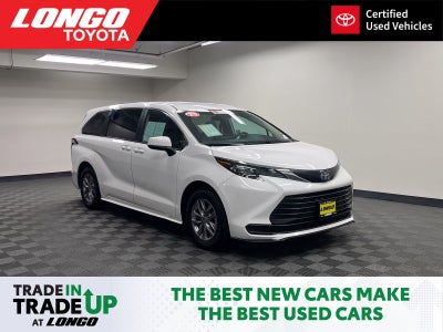 2025 Toyota Sienna LE 8 Passenger