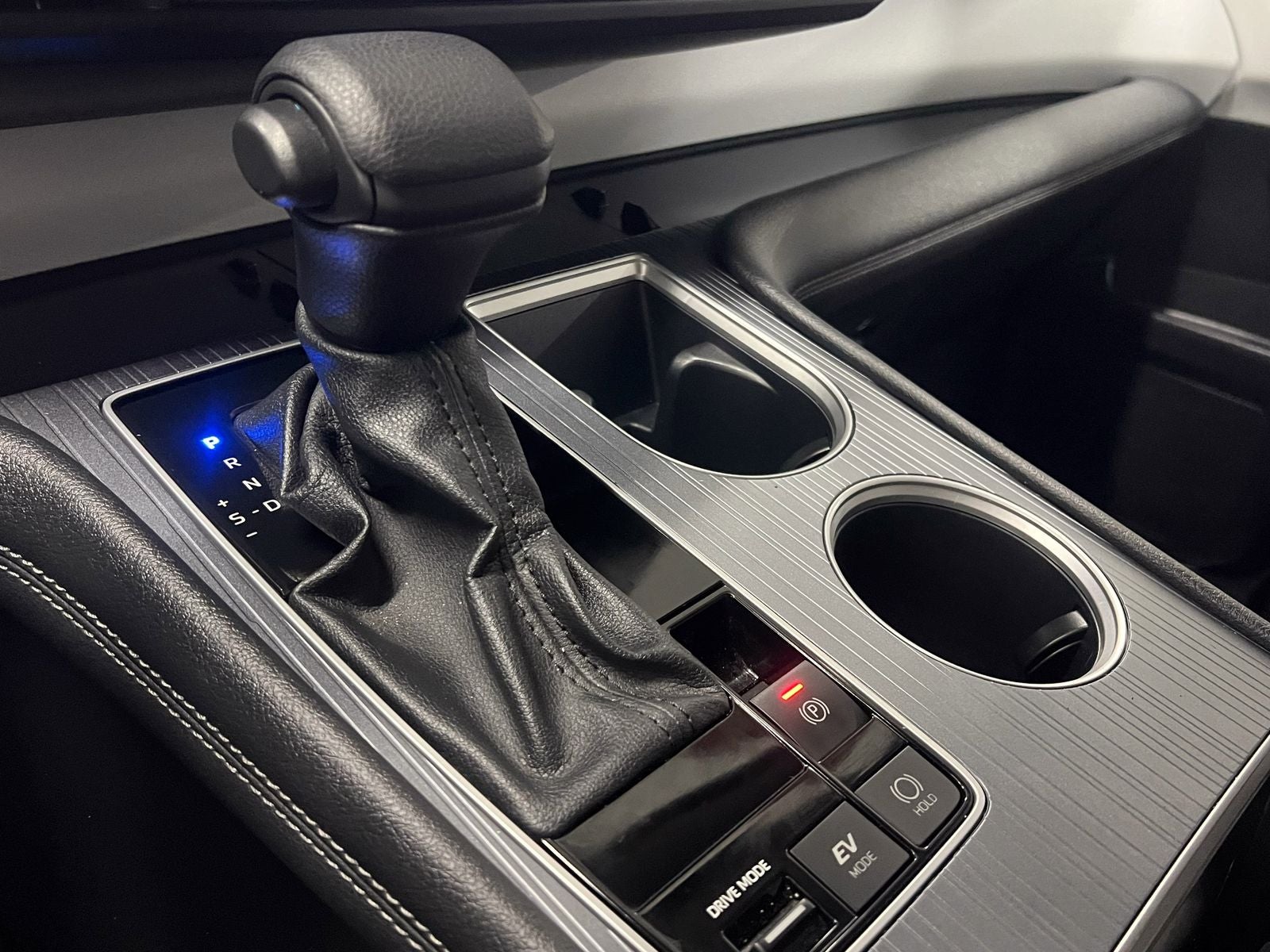 2025 Toyota Sienna LE 8 Passenger