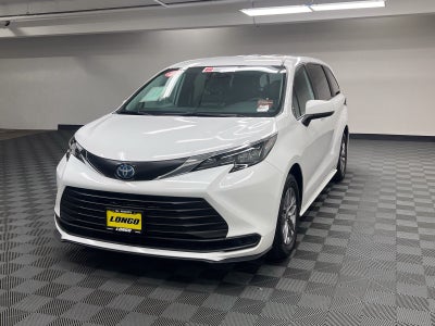 2025 Toyota Sienna LE 8 Passenger