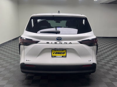 2025 Toyota Sienna LE 8 Passenger