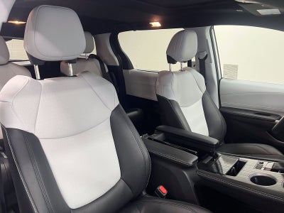 2025 Toyota Sienna XSE 7 Passenger