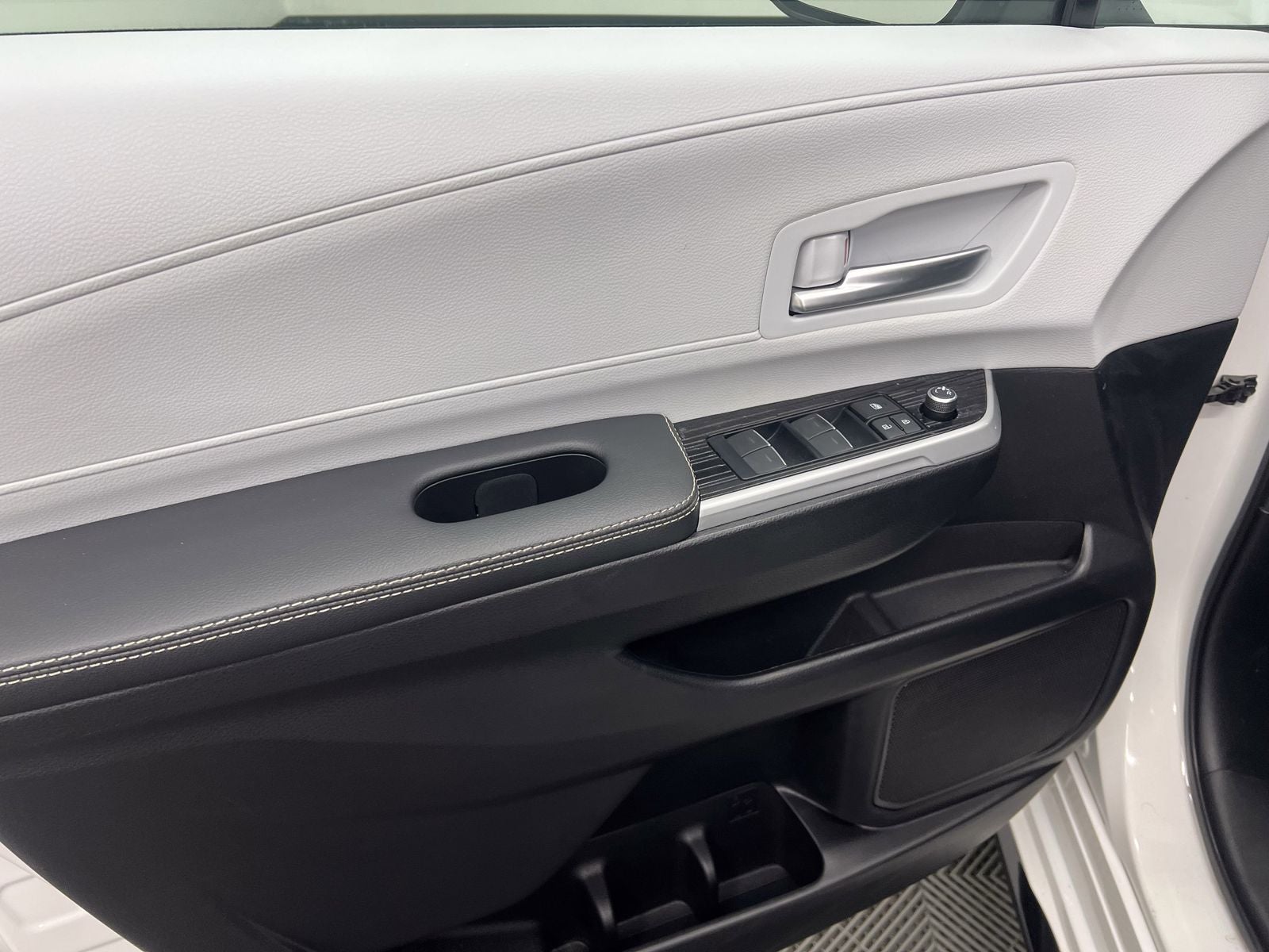 2025 Toyota Sienna XSE 7 Passenger